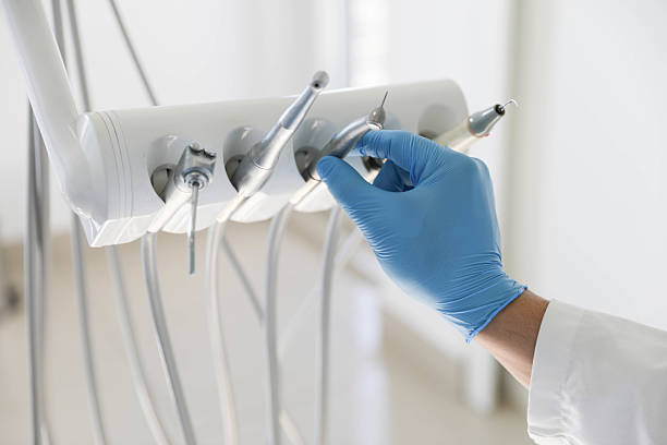 Professional Emergency Dentist technician working in Le Roy, IL